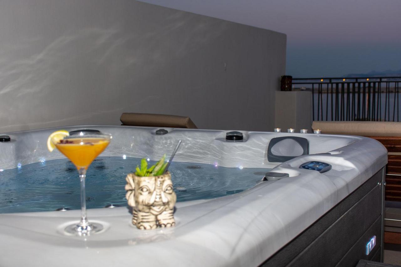 V77 Seafront Suites Rethymno  Exterior photo